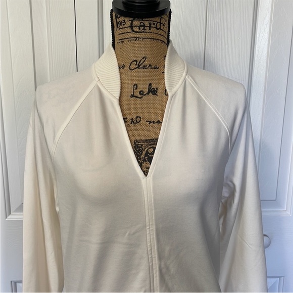 Athleta Eastbound V-Neck Sweatshirt in Magnolia S - Picture 3 of 9